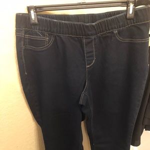 Denim pull-on capris